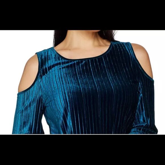 Dennis Basso Pleated Stretch Velvet Cold Shoulder - Picture 3 of 7